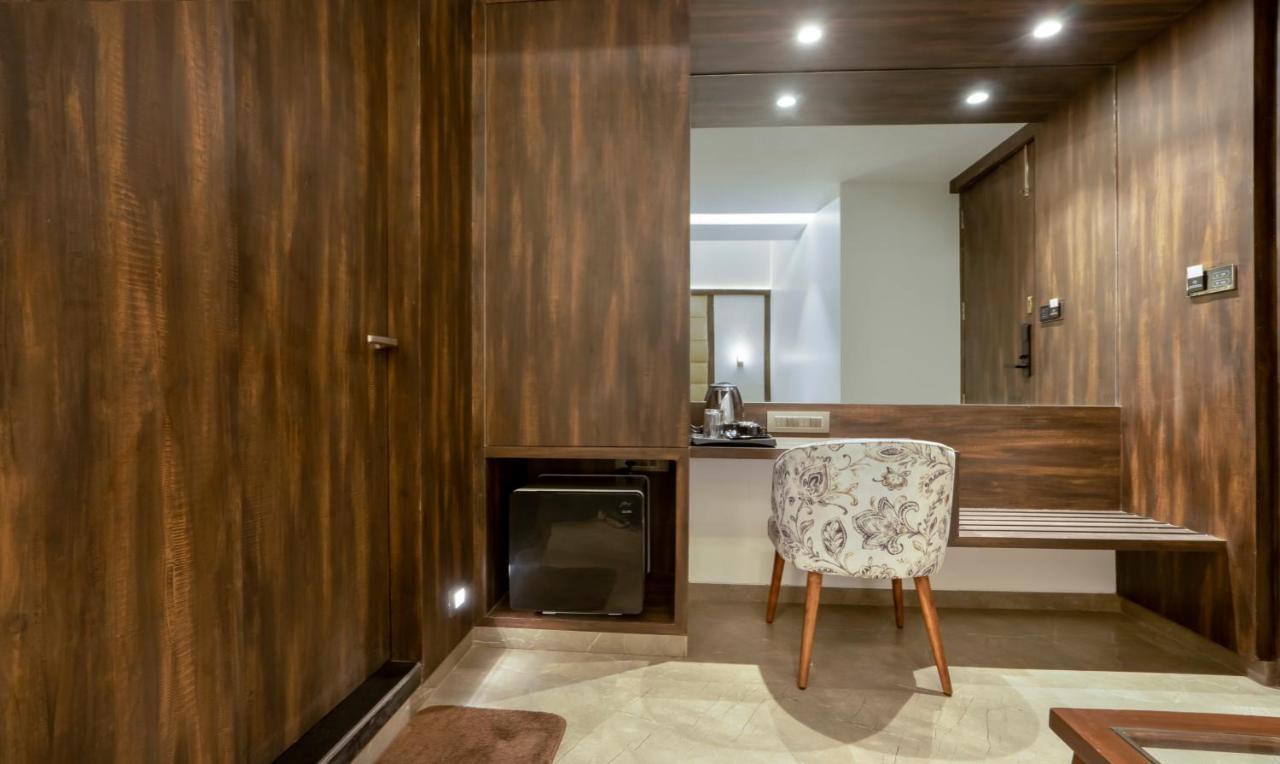Treebo Premium Savera Inn Мумбаї Екстер'єр фото